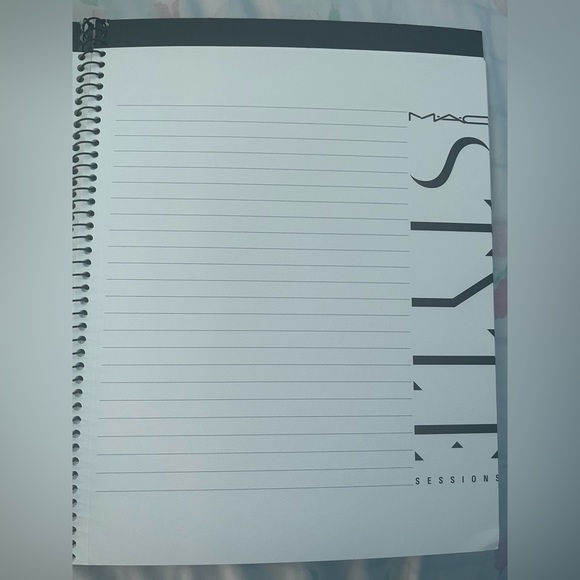 MAC cosmetics notebook - Picture 3 of 4